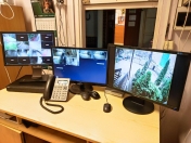 Monitory z obrazami z monitoringu