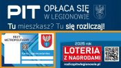 białe napisy na niebieskim tle