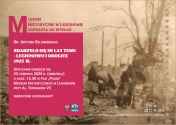 Historyczne zdjecie z napisami w kolorze biało-rózowym z informacjami dodtyczącymi wydarzenia