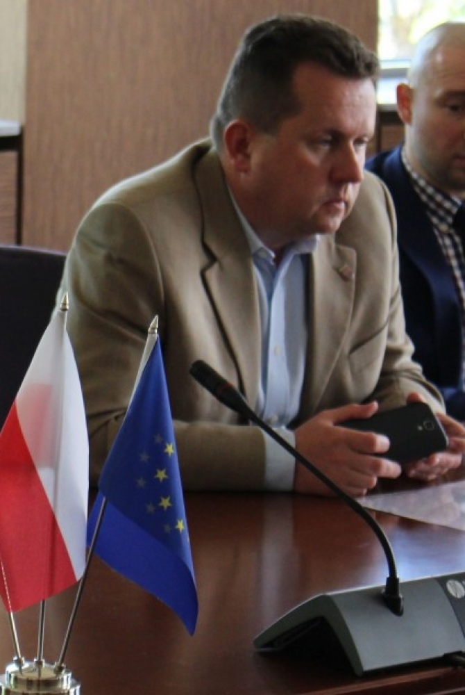 Prezydent Miasta Legionowo wraz z Zastępcą Markiem Pawlakiem w sali konferencyjnej