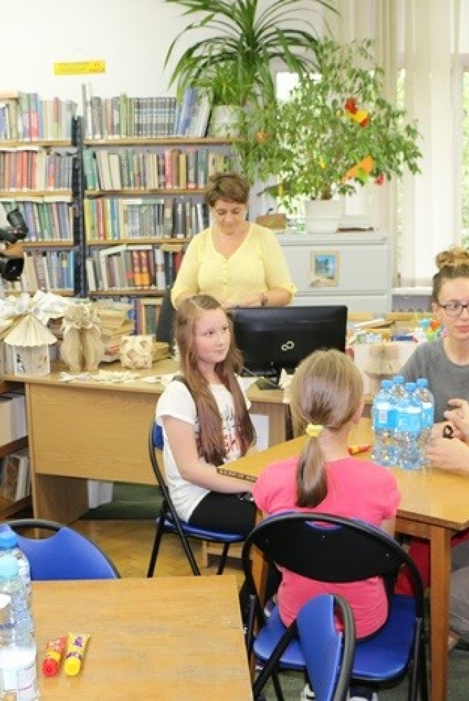 Grupa uczestnicząca w spotkaniu Książkowy Recycling fot. Powiatowa Instytucja Kultury