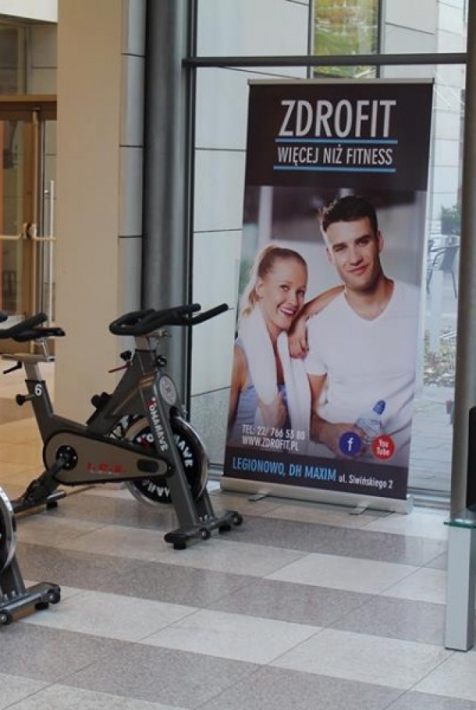 Zdjęcie: rowery w atrium ratusza