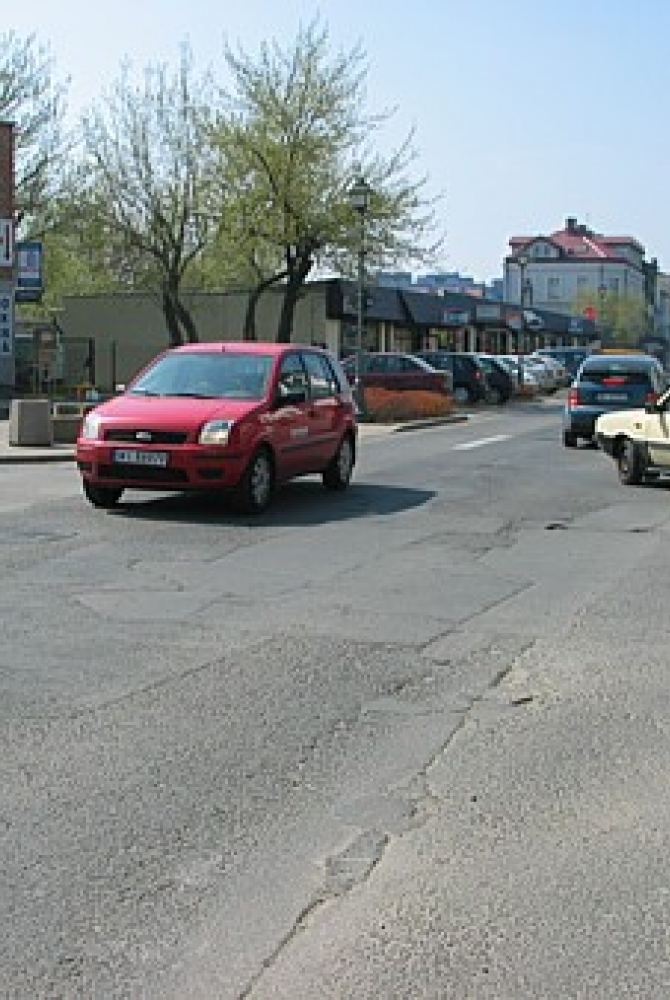 Ulica marsz. J. Piłsudskiego przed remontem Ulica marsz. J. Piłsudskiego przed remontem