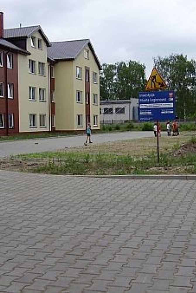 Plac przed rozpoczęciem budowy Plac przed rozpoczęciem budowy