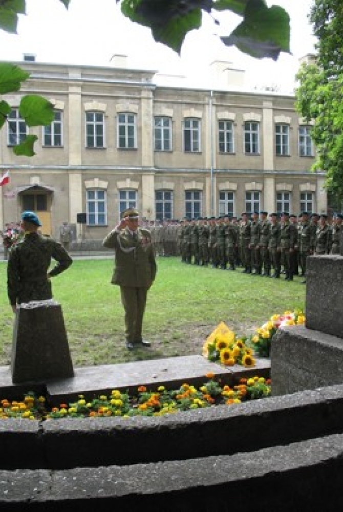 W imieniu Związku Kombatantów Rzeczypospolitej Polskiej i Byłych Więźniów Politycznych pułkownik w stanie spoczynku Zdzisław Jurkowski