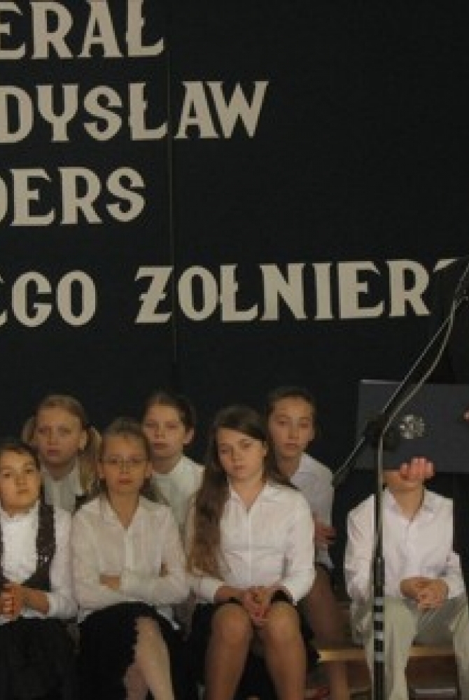 Prezydent Miasta Legionowo Roman Smogorzewski zaakcentował, iż realizacja programu sesji dostarczyła nowej wiedzy, moralnej refleksji oraz wniosków dla edukacji i wychowania.