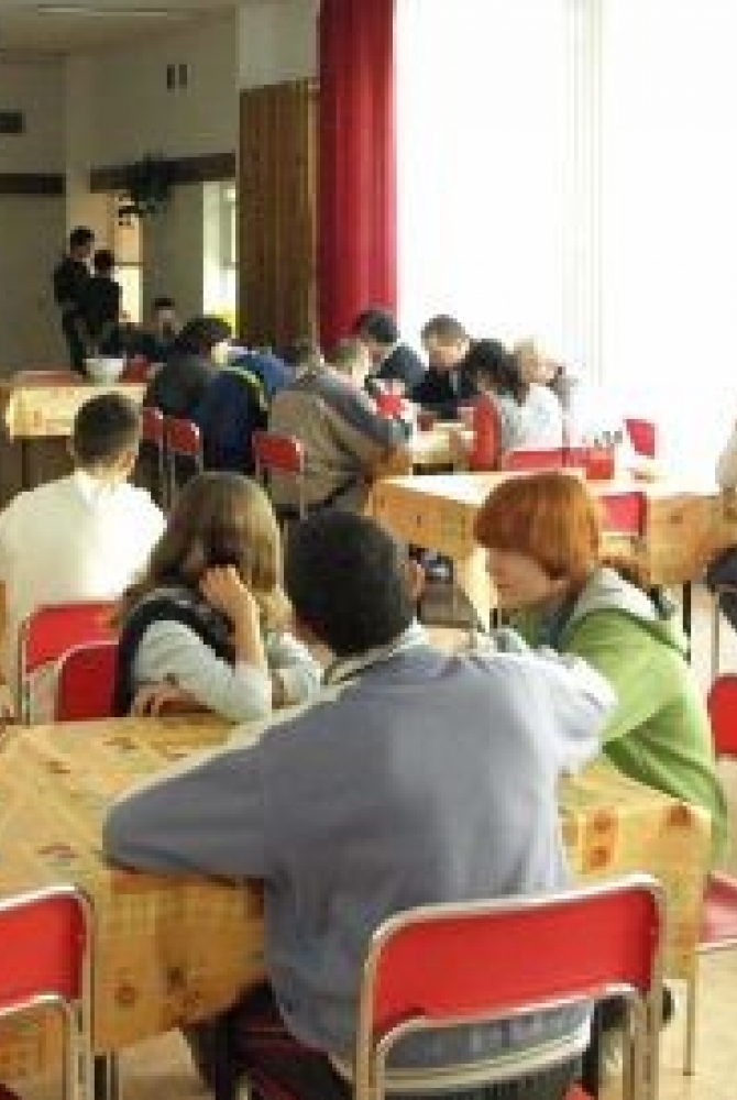 Stołówka w Zespole Szkół Ogólnokształcących nr 2 im. Króla Jana III Sobieskiego