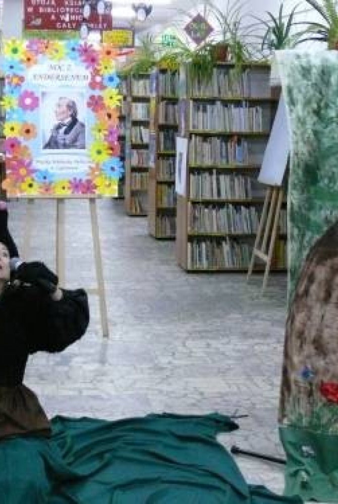 Przedstawienie Laury Łącz „Udany spacer”