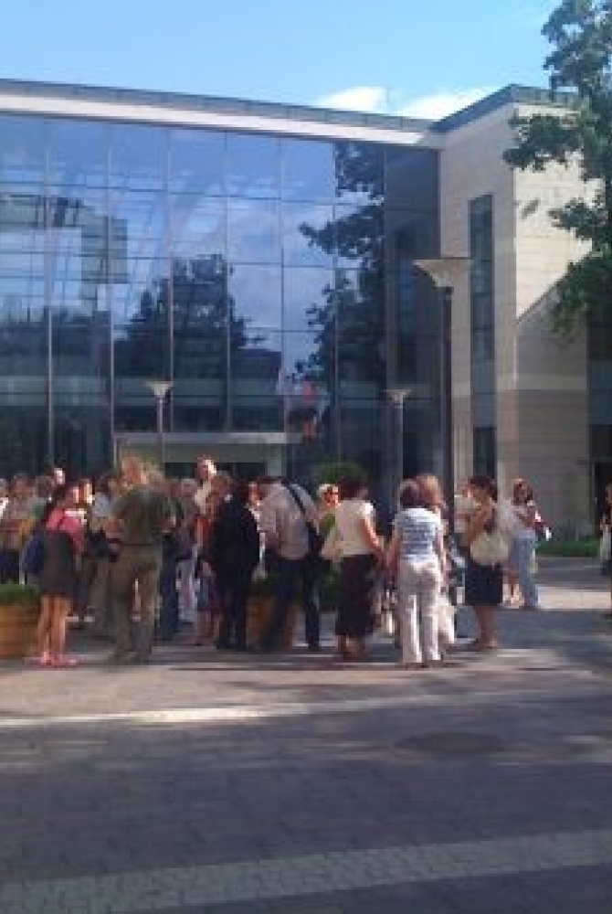 Urzędnicy sprawnie wydostali się z budynku