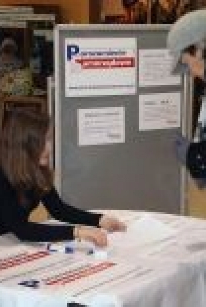 <b></b>