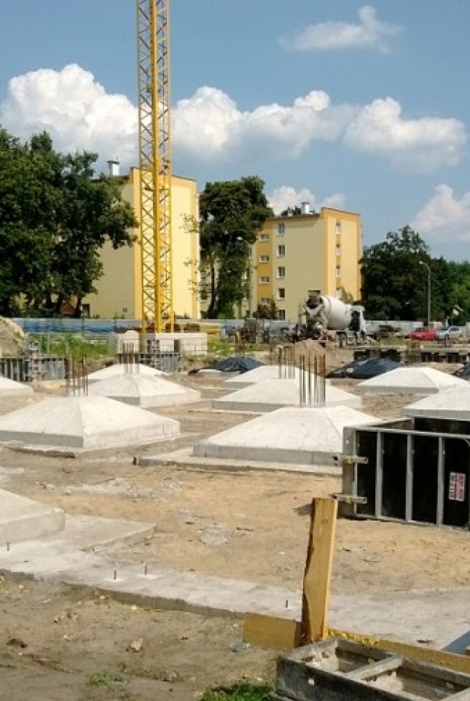 Budowa garażu po stronie Os. Piaski