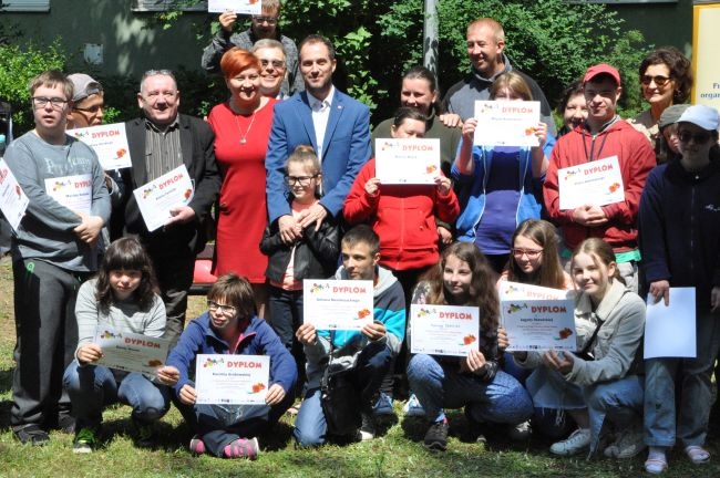 Wszyscy uczestnicy pleneru otrzymali pamiątkowe dyplomy