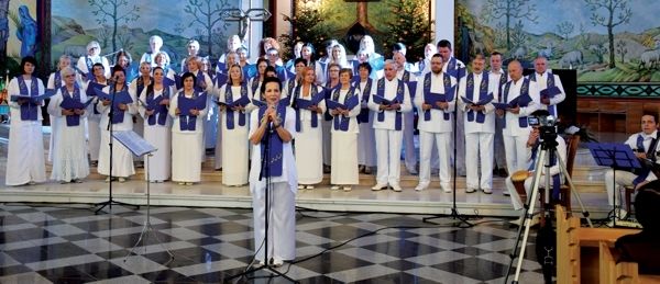 Duchowe Pieśni Świata Koncert Międzynarodowego Chóru SARVA DHARMA