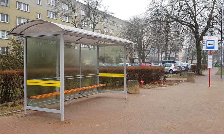 Nowa wiata przystankowa na 3 Maja