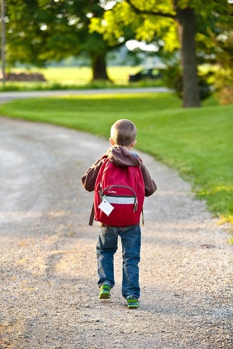 Dziecko w drodze do szkoły