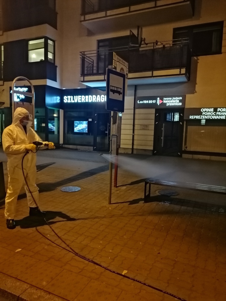 Akcja dezynfekcji przystanków