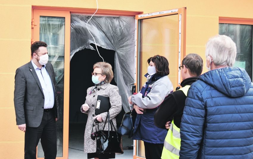 Zastępca Prezydenta Miasta Piotr Zadrożny wizytuje budowę żłobka przy ul. POW