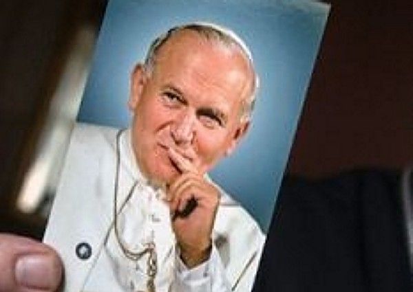 Zdjęcie na którym jest Papież Jan Paweł II