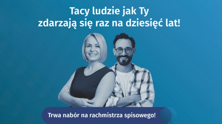 Na zdjęciu kobieta i mężczyzna z napisem: Tacy ludzie jak Ty zdarzają się raz na dziesięć lat.