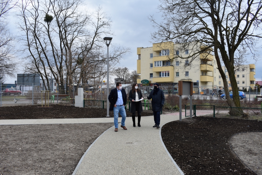 Zdjęcie terenu na os. Młodych pod Park kieszonkowy