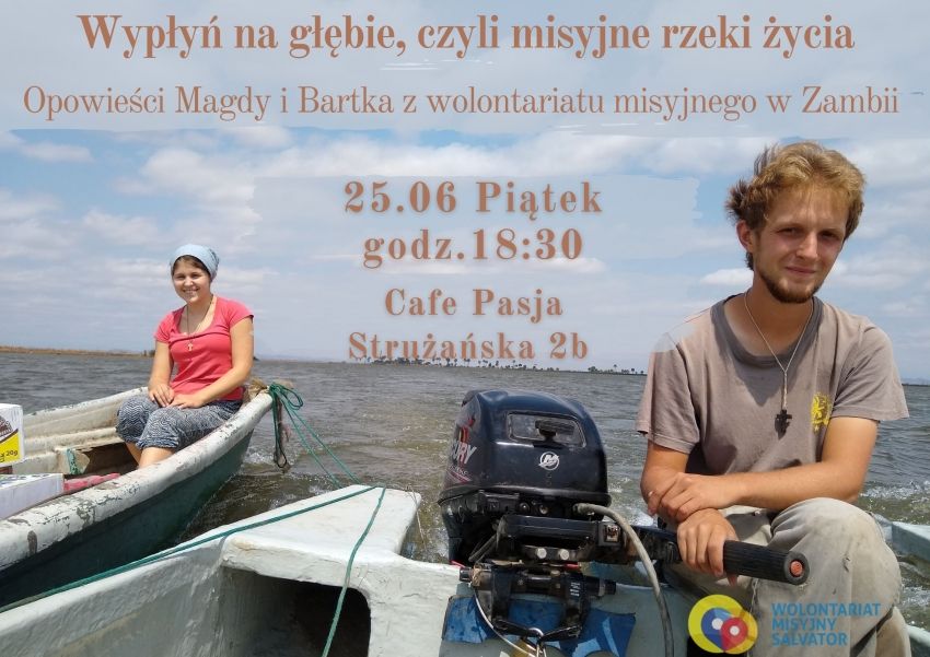 Mężczyzna na łodzi, na drugim planie na drugiej łodzi kobieta - Bartek i Magda w Zambii.
