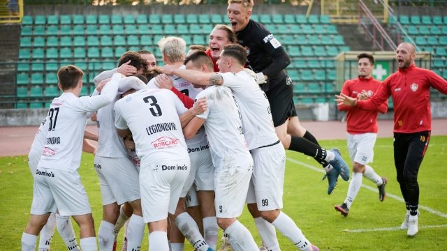 Na zdjęciu zespół Ks Legionovia Legionowo