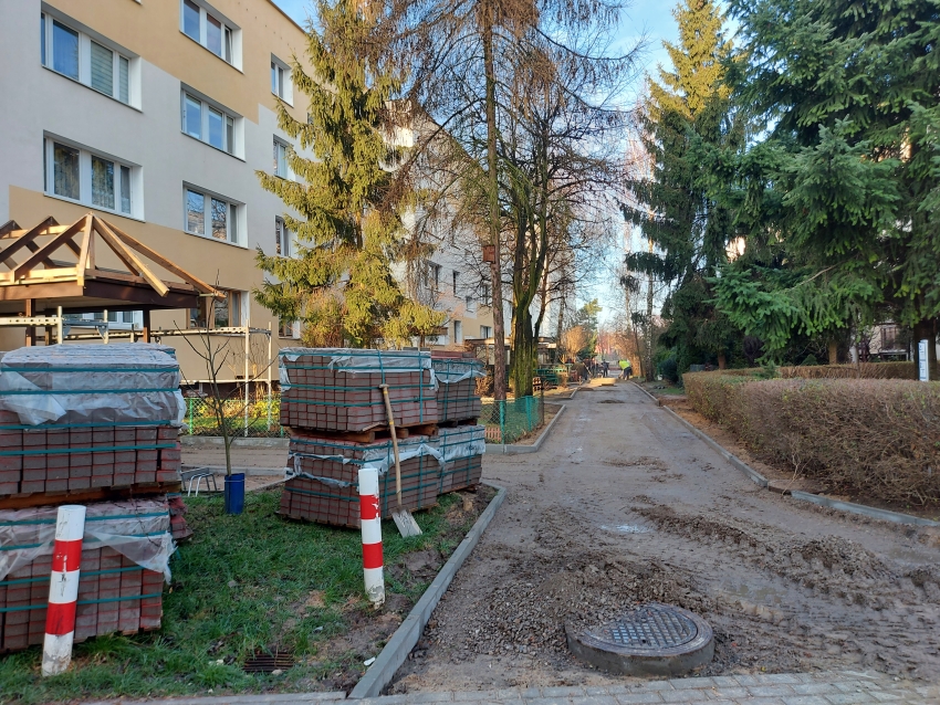 Kostka brukowa na paletach