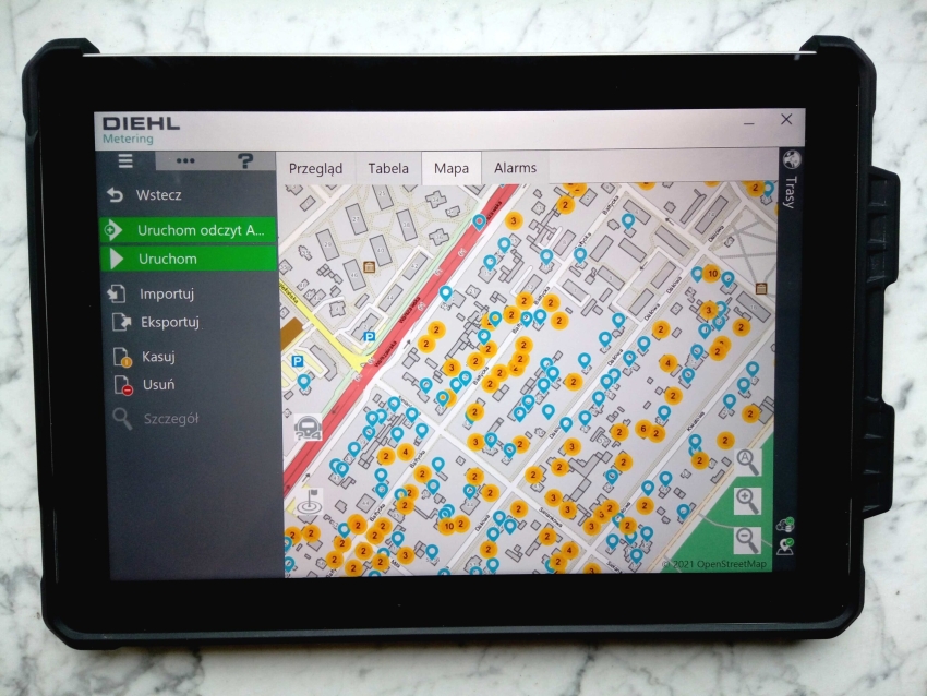 Tablet wyświetlający mapę