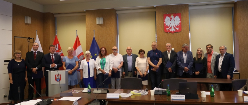 Przedstawiciele rady seniorów, grupa osób