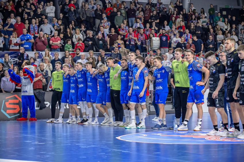 Zawodnicy KPR Legionowo na boisku