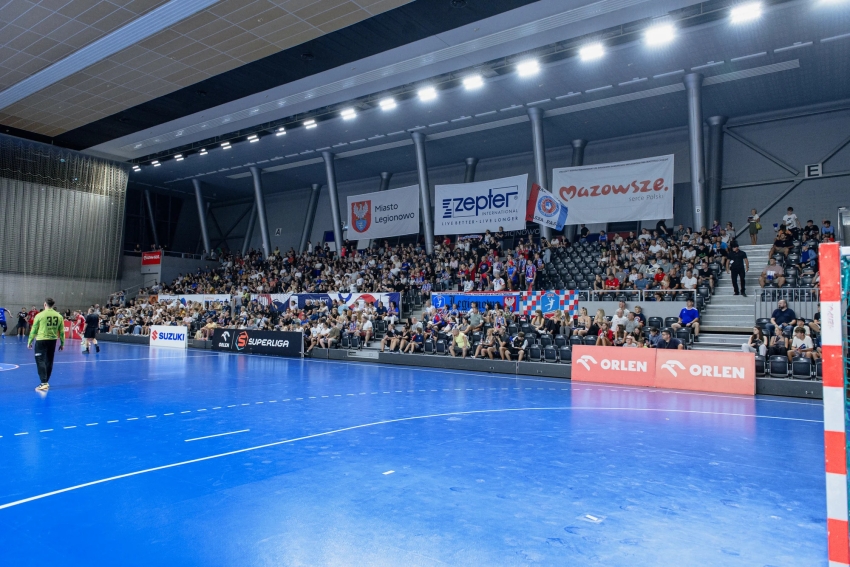 Wnętrze hali Arena Legionowo