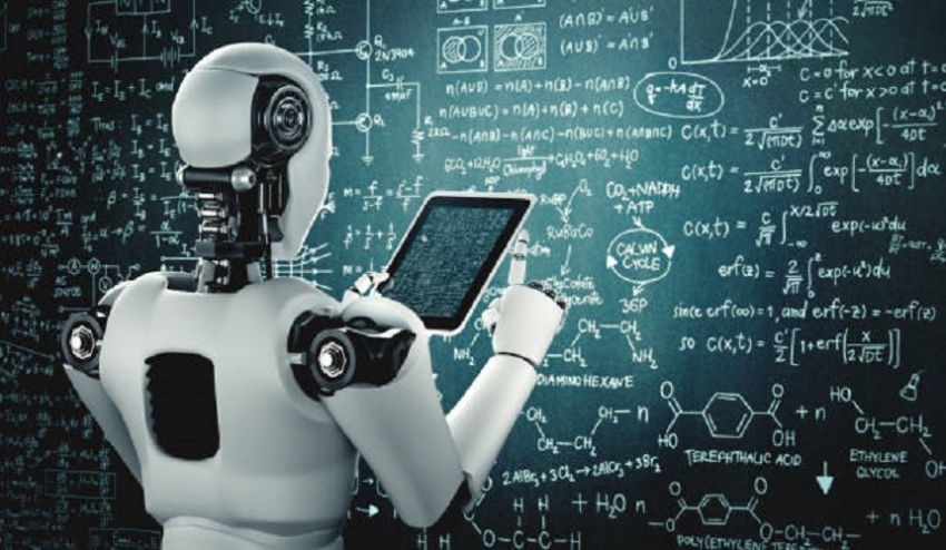 robot przed tablicą prowadzi zajęcia z matematyki