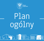 niebieskie tło, białe napisy plan ogólny